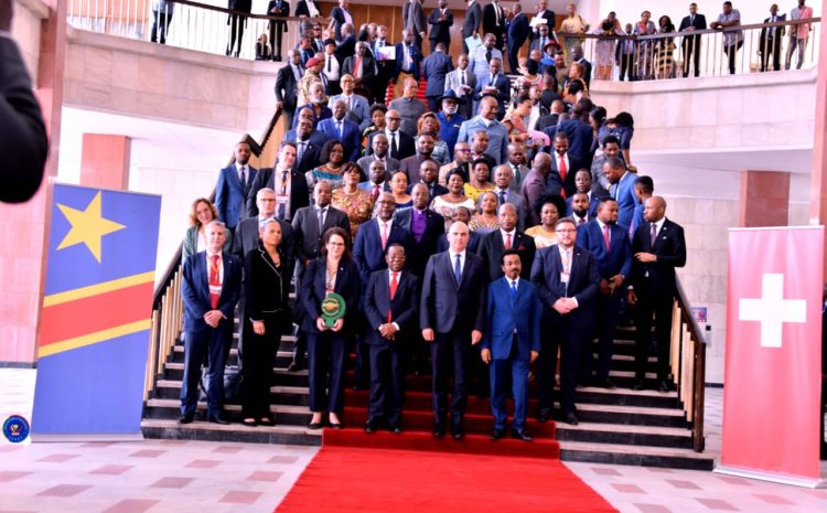  ECHANGES ENTRE LE PRESIDENT DE LA CONFEDERATION HELVETIQUE SUISSE ET LES PARLEMENTAIRES CONGOLAIS