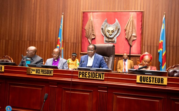  LE SENAT ADOPTE LE PROJET DE LOI AUTORISANT LA PROROGATION DE L&rsquo;ETAT DE SIEGE SUR UNE PARTIE DE LA REPUBLIQUE DEMOCRATIQUE DU CONGO